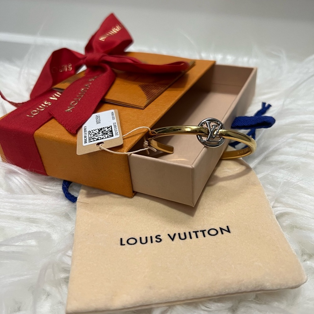 LV Bracelet - Picture 2 of 10